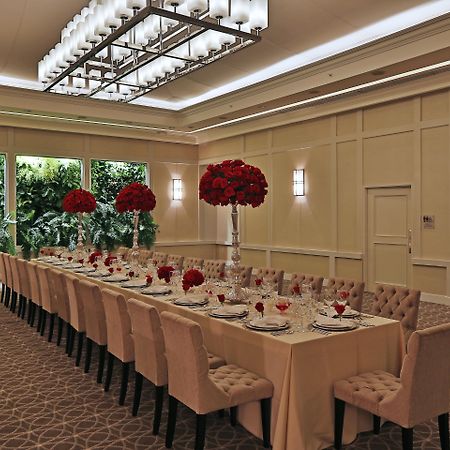 Bristol Panama, A Registry Collection Hotel Kültér fotó A long table set for a banquet