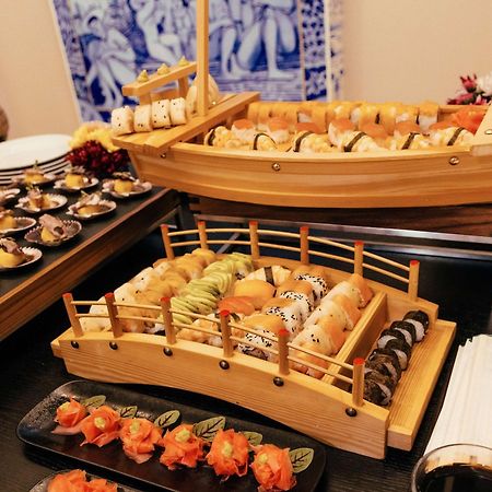 Bristol Panama, A Registry Collection Hotel Kültér fotó Sushi boat