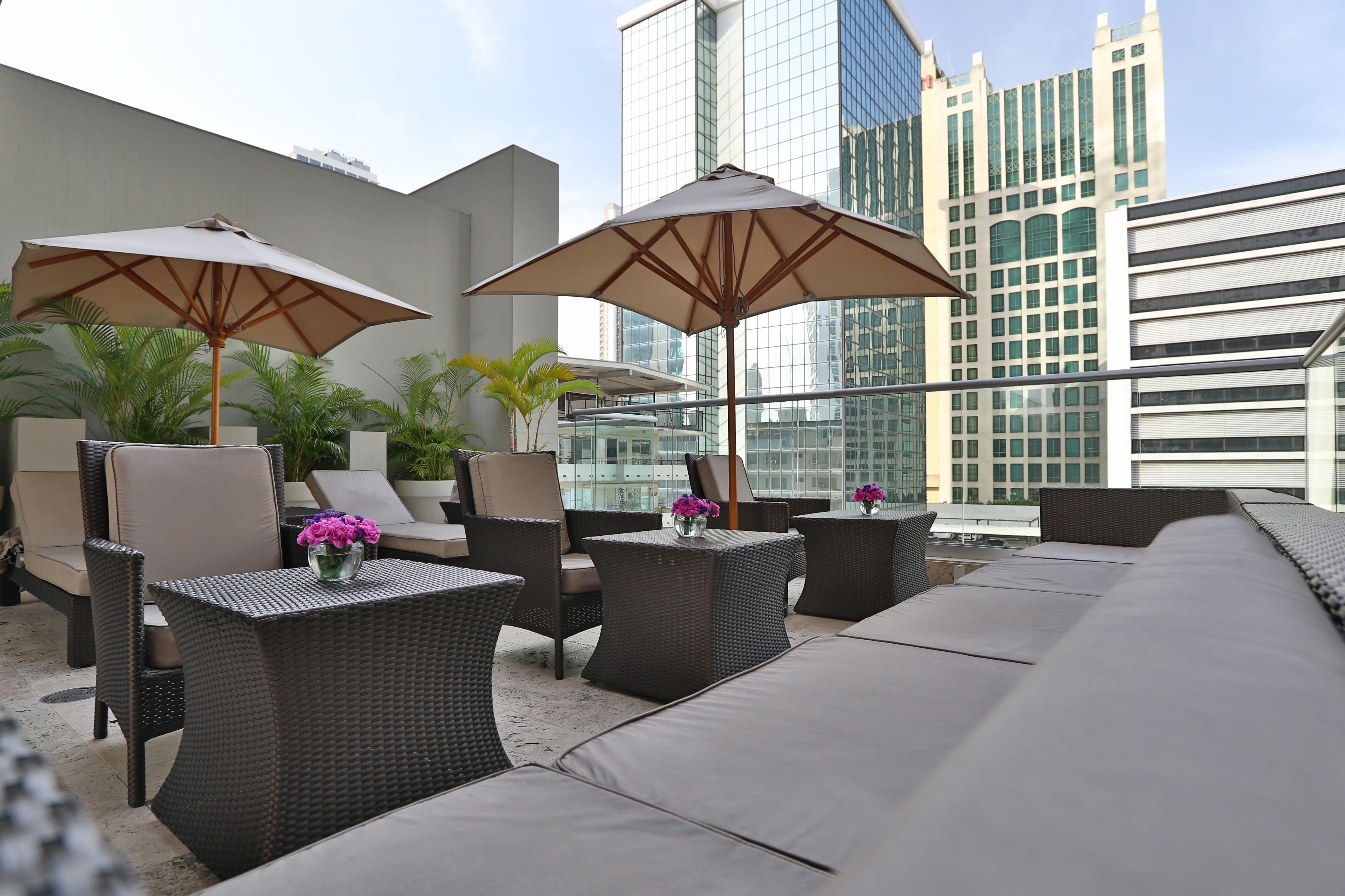 Bristol Panama, A Registry Collection Hotel Kültér fotó The rooftop pool at the hotel