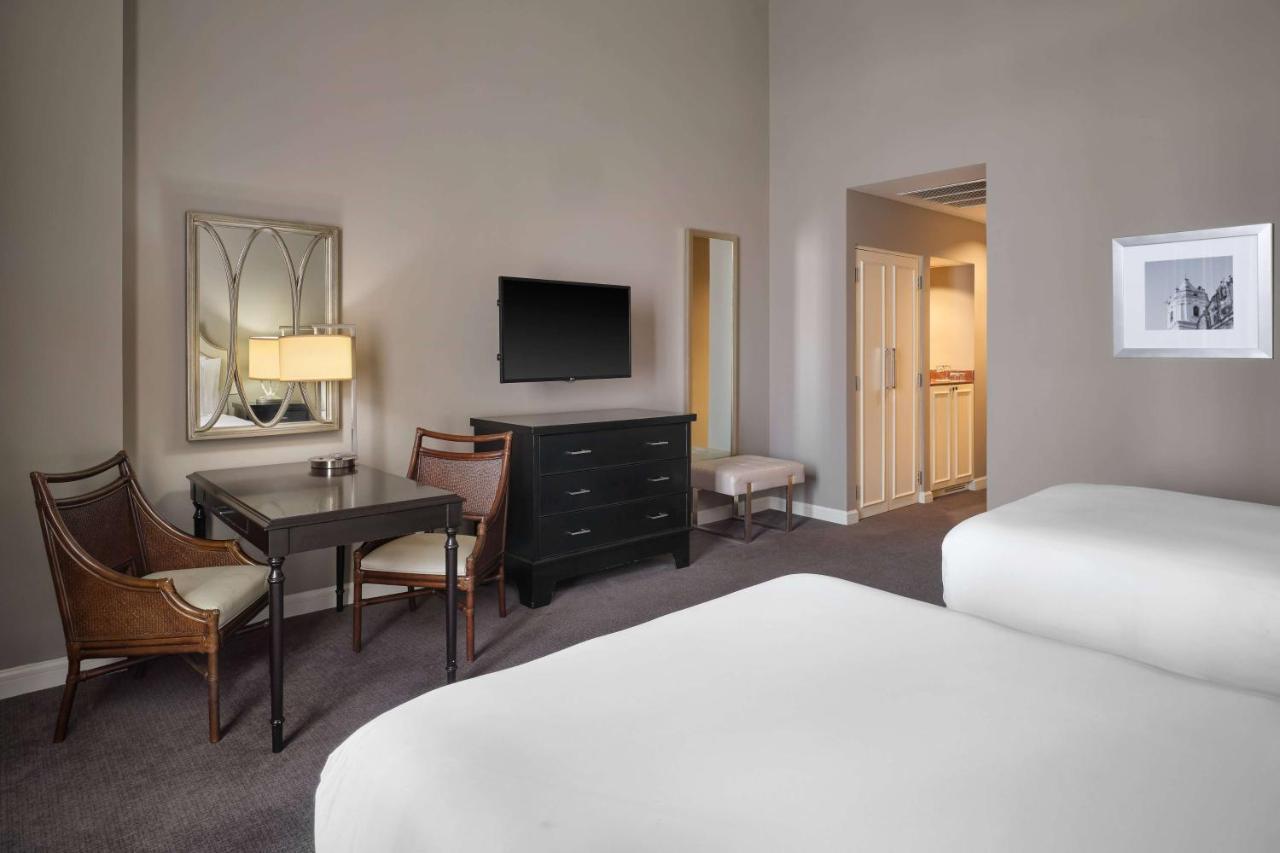 Bristol Panama, A Registry Collection Hotel Kültér fotó A guest room at the Hilton San Francisco