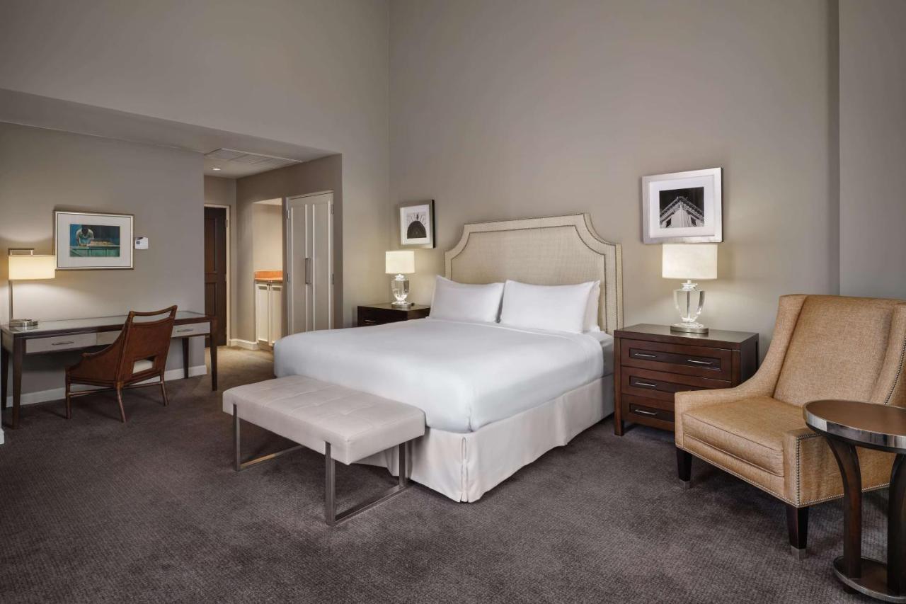 Bristol Panama, A Registry Collection Hotel Kültér fotó A guest room at the Four Seasons Hotel