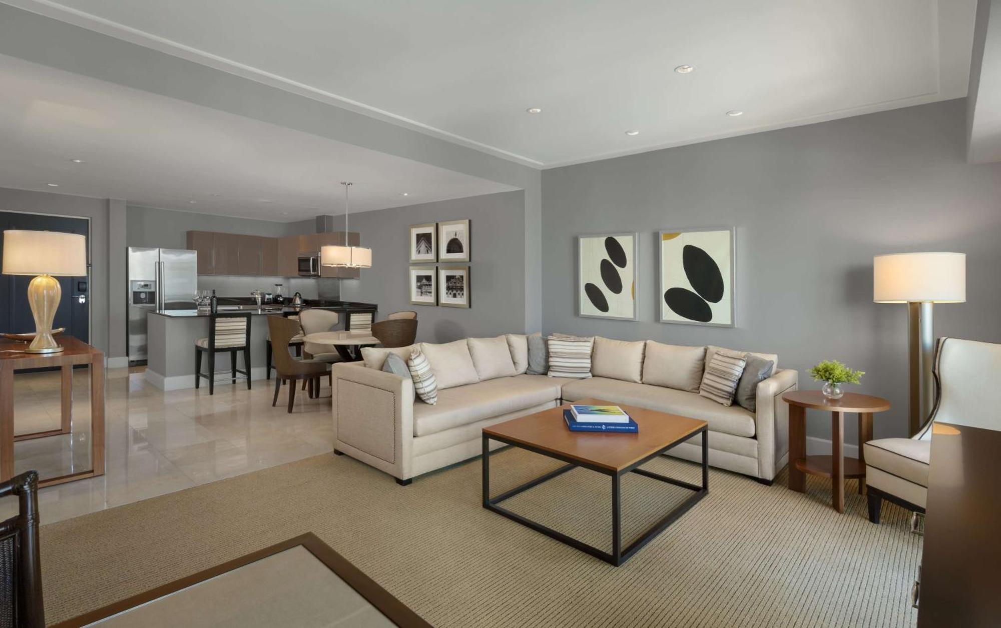 Bristol Panama, A Registry Collection Hotel Kültér fotó A living room at The Ritz-Carlton, Boston