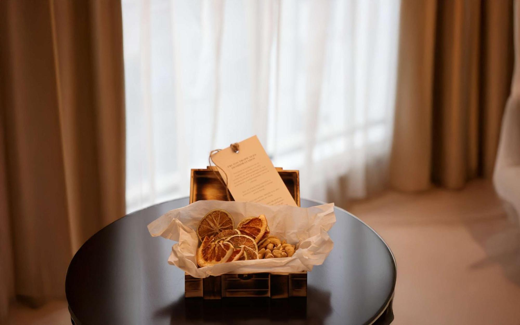 Bristol Panama, A Registry Collection Hotel Kültér fotó A turndown service tray